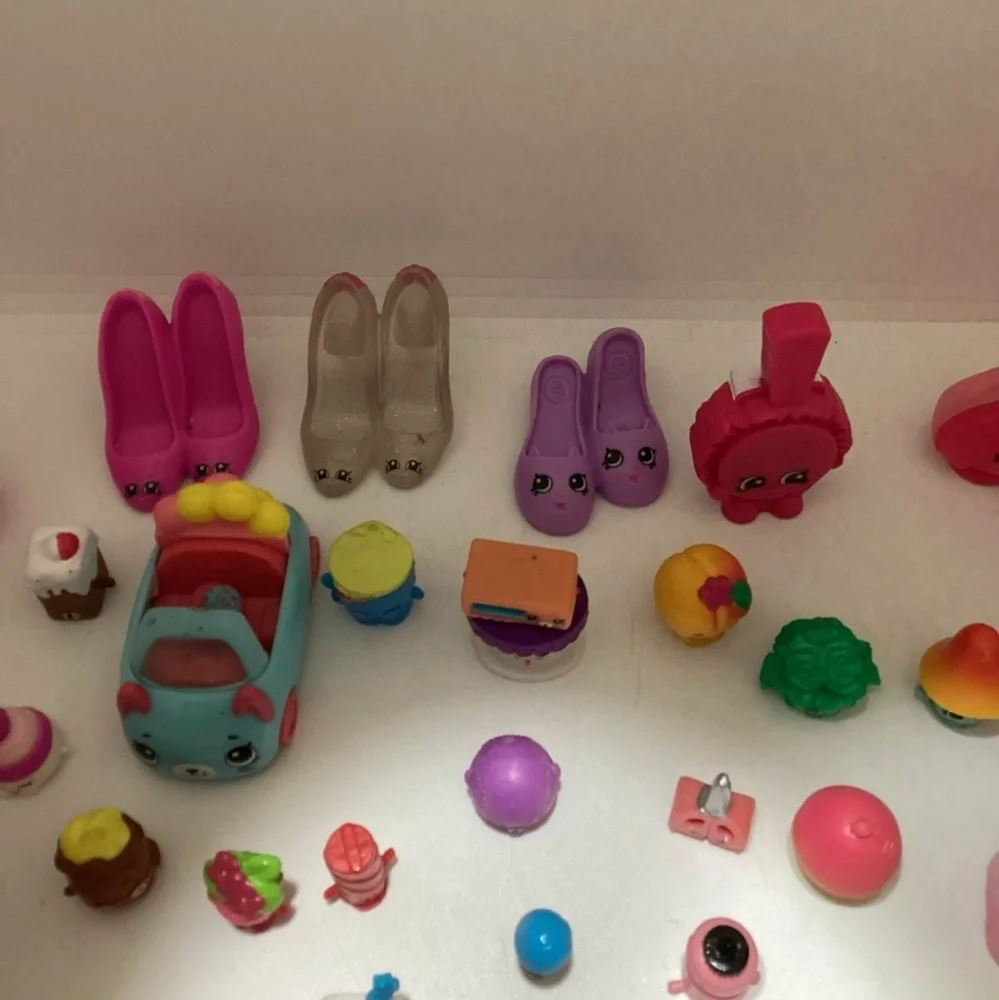 Shopkins 50pcs Moose Mixed Season Loose Toy Action Figures Pre-owned